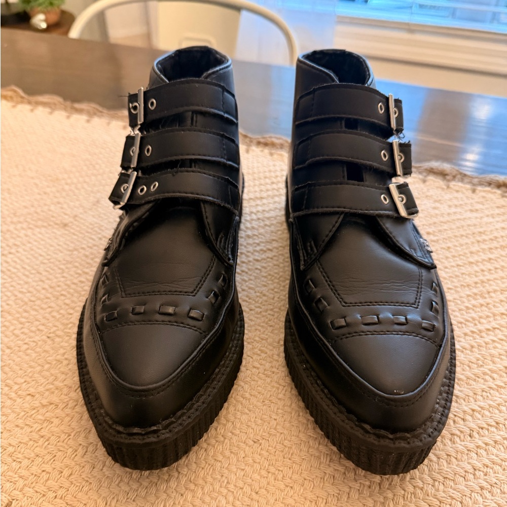 Black TUKskin™ 3-Buckle Pointed Creeper Boot Sz 7M 9W